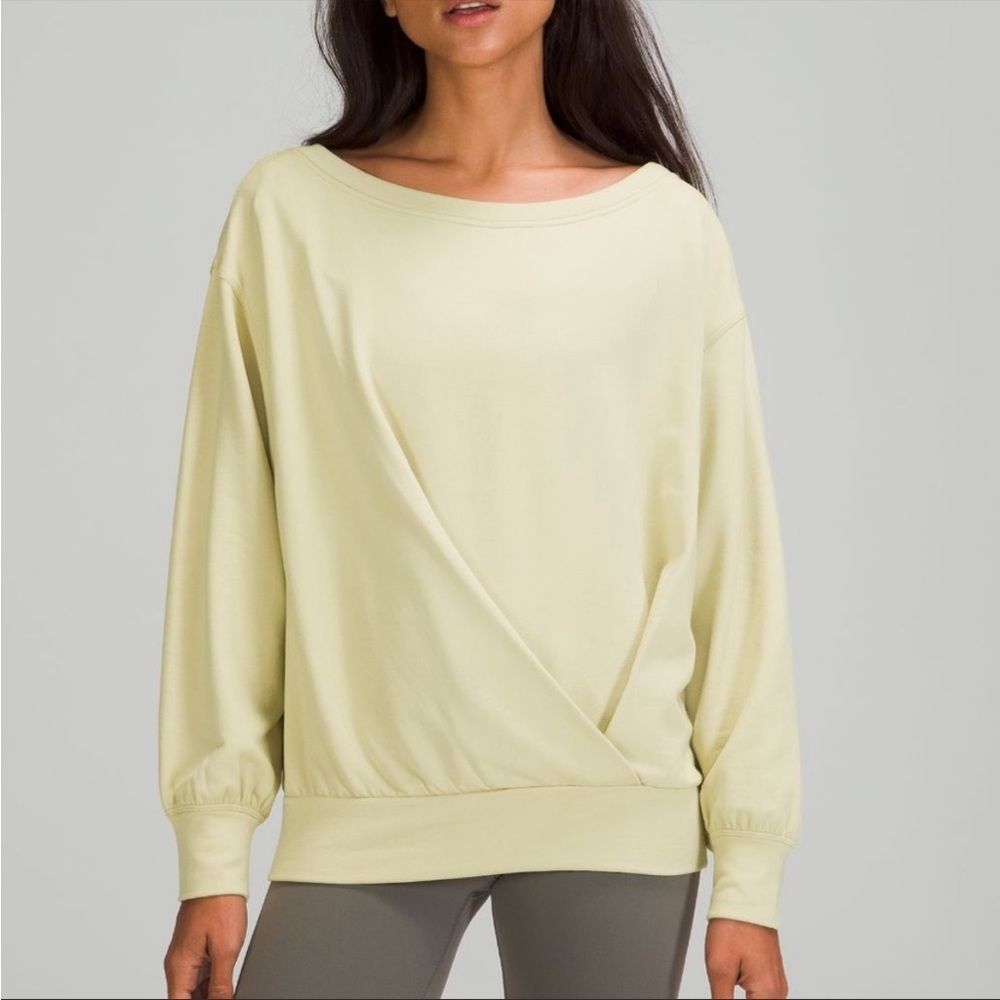 NWT Lululemon M Dew Green Pleated Modal Fleece
Pullover Sweatshirt